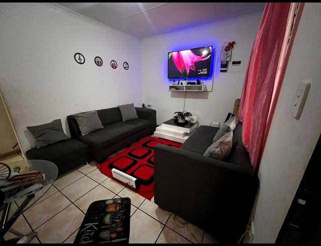 2 BEDROOM PROPERTY TO RENT IN RIVERLEA